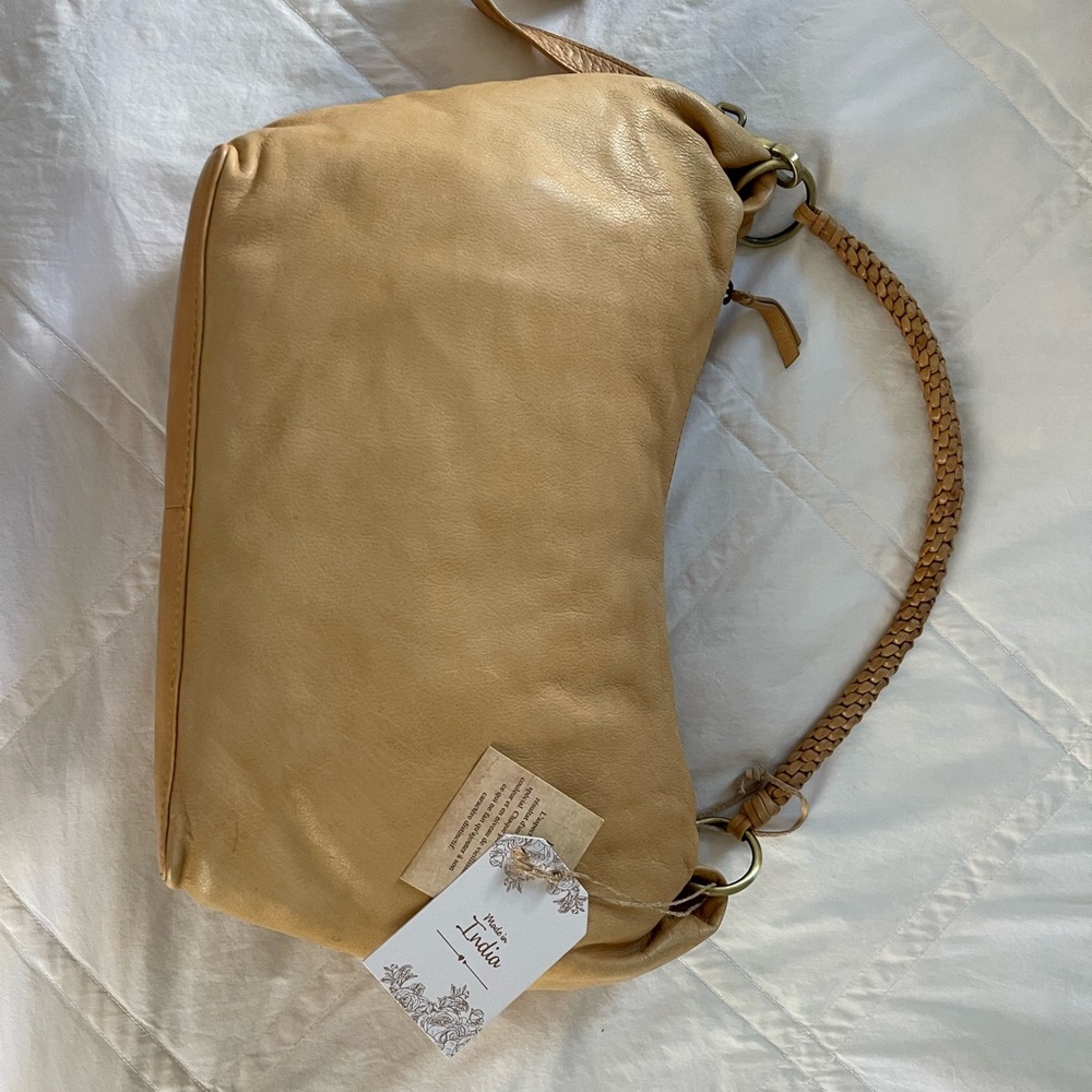 Chic Tan Leather Hobo Bag